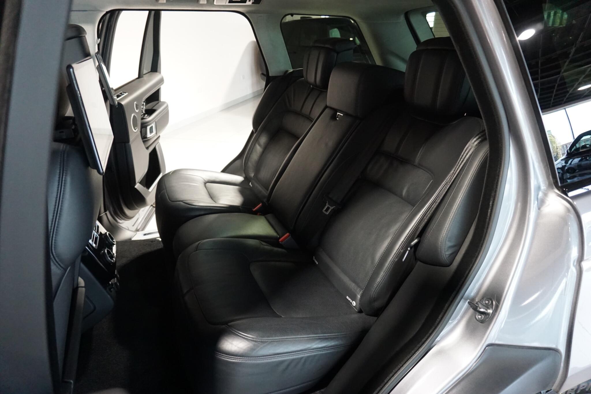 Land Rover Range Rover 2.0 P400e 13.1kWh Autobiography SUV 5dr Petrol Plug-in Hybrid Auto 4WD Euro 6 (s/s) (404 ps)